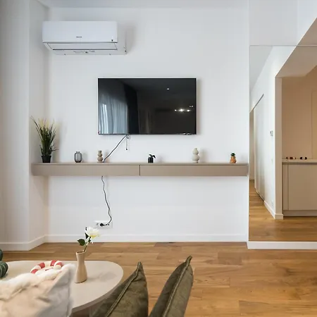 Luxury 1br Entire Fast Wifi In One Cotroceni * Бухарест