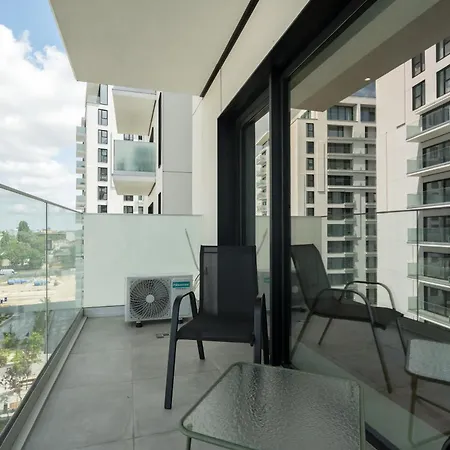 Luxury 1br Entire Fast Wifi In One Cotroceni Apartament Bukareszt