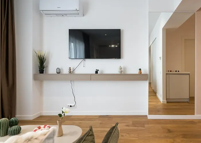 Luxury 1br Entire Fast Wifi In One Cotroceni * Bukareszt