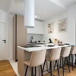 Luxury 1br Entire Fast Wifi In One Cotroceni * Бухарест