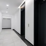 Luxury 1br Entire Fast Wifi In One Cotroceni * Бухарест