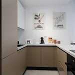 Luxury 1br Entire Fast Wifi In One Cotroceni Апартаменти Бухарест