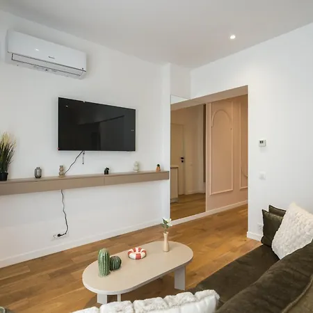 Luxury 1br Entire Fast Wifi In One Cotroceni Bucharest